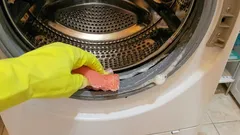 Jak vyčistit gumové těsnění pračky pomocí jediného ingredience.