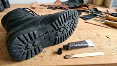 Pokud se vám rozbije podrážka boty: tip od obuvníka, jak ji zachránit