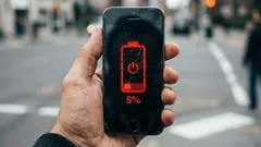 Vybíjí se váš mobilní telefon, i když jej nepoužíváte? Vypněte tyto dvě nastavení a ušetřete desítky procent.